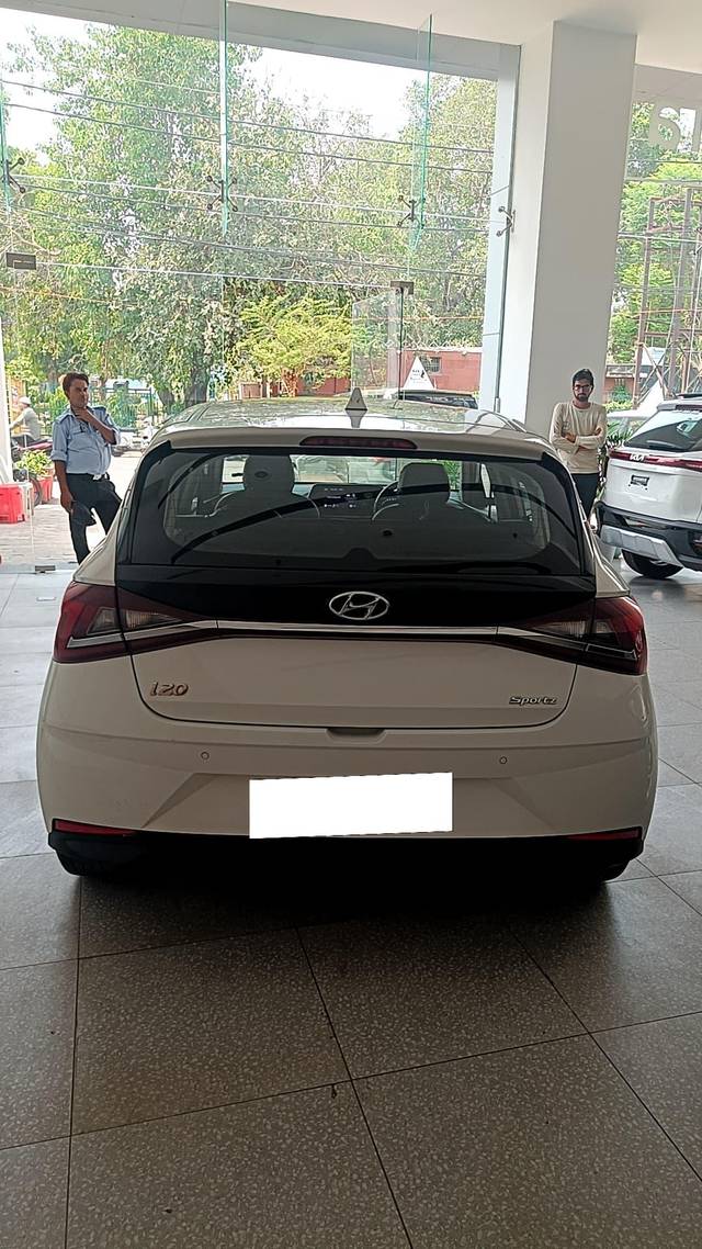https://images10.gaadi.com/usedcar_image/4533061/original/processed_987785bad006bc15245edcd9f5395e1b.jpg?imwidth=6402