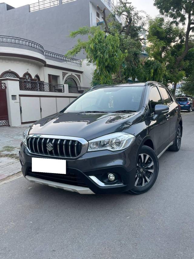 https://images10.gaadi.com/usedcar_image/4533089/original/processed_a5116bc0f9e23a38592eacc092fe28f2.jpg?imwidth=6402
