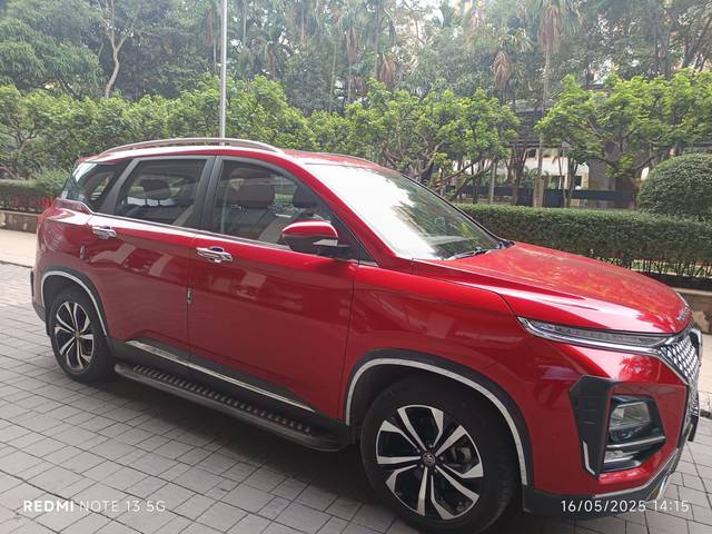 https://images10.gaadi.com/usedcar_image/4533114/original/7403f1ca-8769-4288-b46b-5a15eddcb866.jpg?imwidth=6402