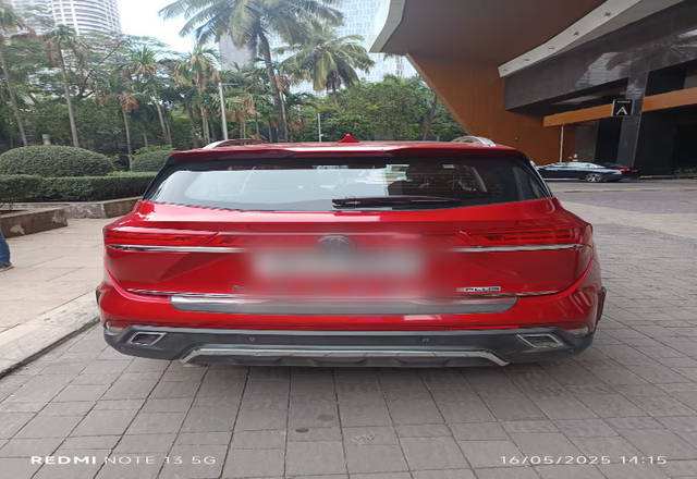 https://images10.gaadi.com/usedcar_image/4533114/original/9c014438-06bd-4372-b1b9-313c4dfe6a97.?imwidth=6401