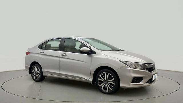 https://images10.gaadi.com/usedcar_image/4533167/original/d0d93dc400d0ae96ce19d82488d9a1d6.jpg?imwidth=6400