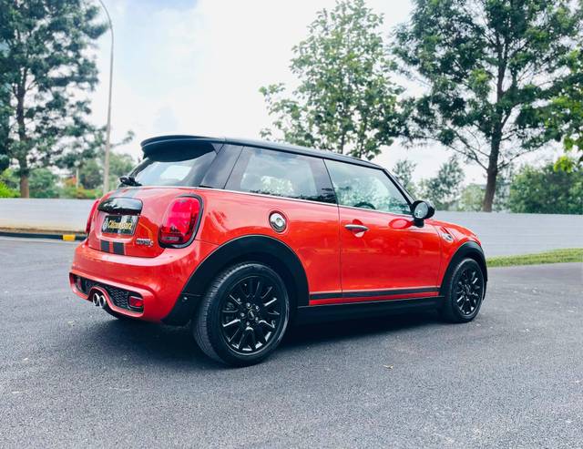 https://images10.gaadi.com/usedcar_image/4533184/original/processed_118a18508051c60de34862211ab3b62c.jpg?imwidth=6401