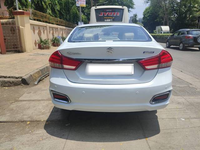 https://images10.gaadi.com/usedcar_image/4533195/original/processed_d43acdc0ce5ff834dca584c1757efa7b.jpg?imwidth=6401