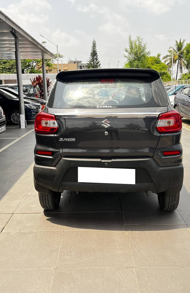 https://images10.gaadi.com/usedcar_image/4533241/original/processed_6bfa41c38b0bb54510dbf2a0dd2ec425.jpg?imwidth=6401