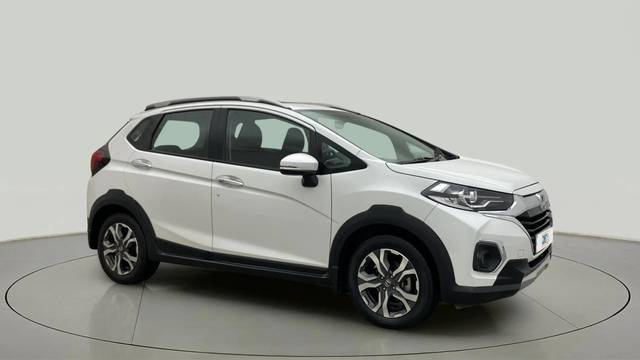 https://images10.gaadi.com/usedcar_image/4533243/original/b41da689acb40ee94394f65283669249.jpg?imwidth=6400