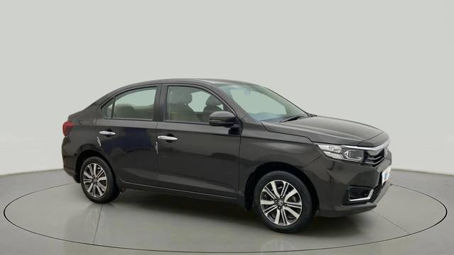 https://images10.gaadi.com/usedcar_image/4533262/original/5b9b9b9317089b1e4b008d4519154222.jpg?imwidth=6400
