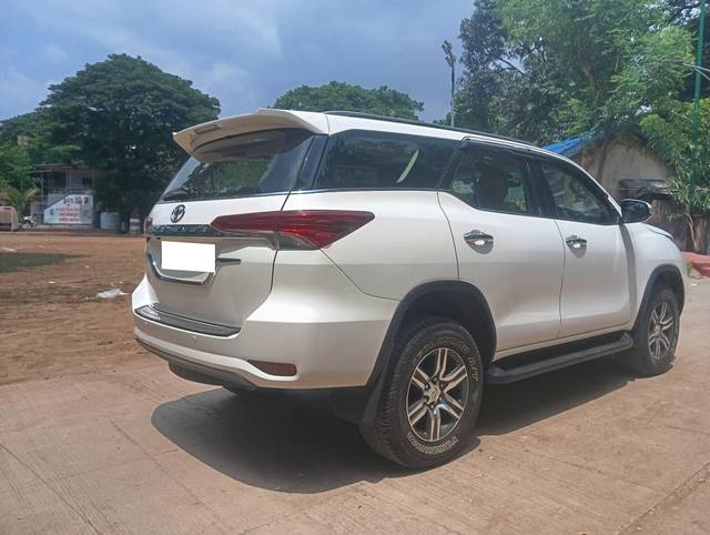 https://images10.gaadi.com/usedcar_image/4533267/original/processed_5f858b4c365b9cc3077f4d38285ed107.jpg?imwidth=6401