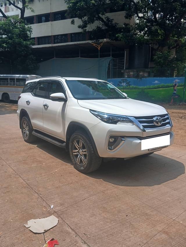 https://images10.gaadi.com/usedcar_image/4533267/original/processed_cdfba6db5d2b312d65caad6934fe2b69.jpg?imwidth=6400