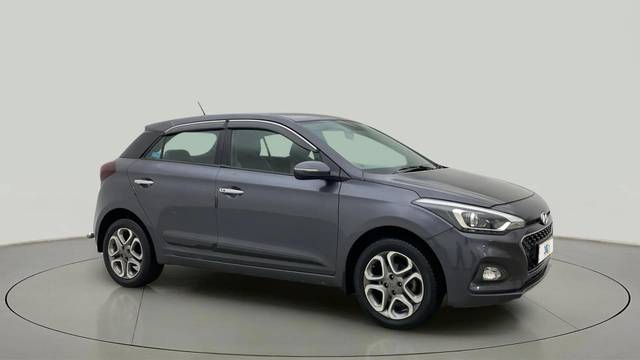 https://images10.gaadi.com/usedcar_image/4533274/original/861f68c818f0b76d0d1c9735964e04c7.jpg?imwidth=6400