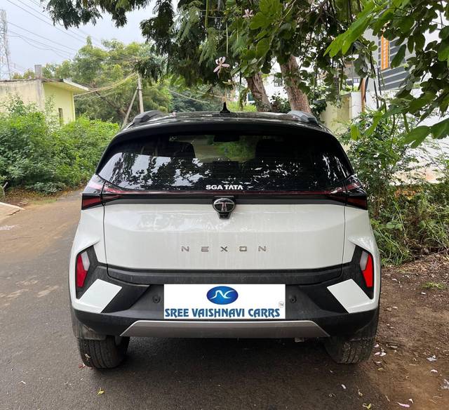 https://images10.gaadi.com/usedcar_image/4533285/original/processed_924c1d19e02b26339562c7da50d11db4.jpg?imwidth=6401