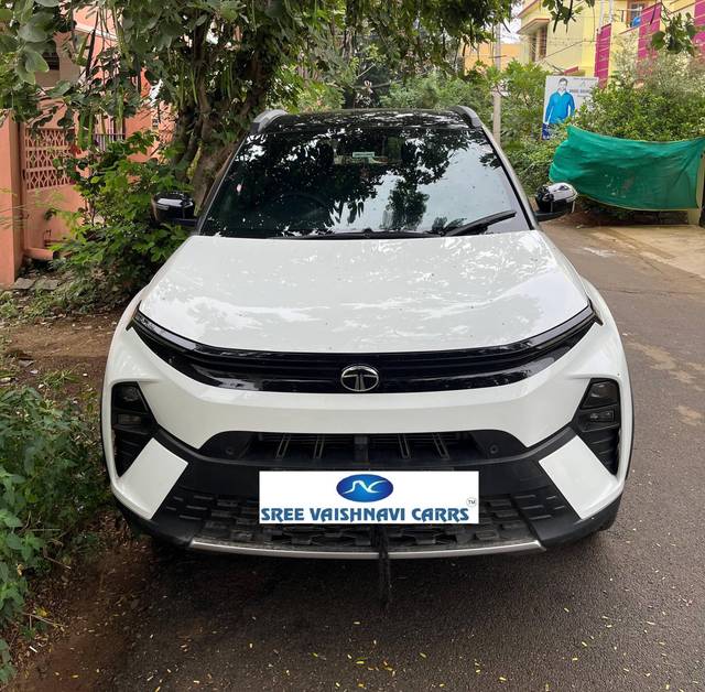 https://images10.gaadi.com/usedcar_image/4533285/original/processed_eb68a0c30e7324d72c6b5fd75d523440.jpg?imwidth=6400