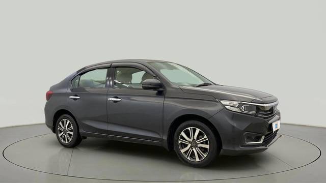 https://images10.gaadi.com/usedcar_image/4533292/original/297899cc30bb6532ccabf09e4a80395c.jpg?imwidth=6400