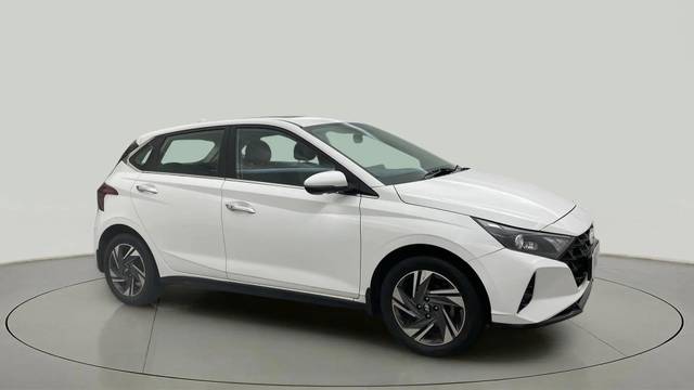 https://images10.gaadi.com/usedcar_image/4533309/original/b1951bb361d49387c6635438b52c97ee.jpg?imwidth=6400
