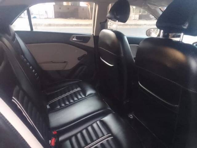 https://images10.gaadi.com/usedcar_image/4533322/original/6de1f19ff1dc39ec52c8c7617b739f21.jpg?imwidth=6402