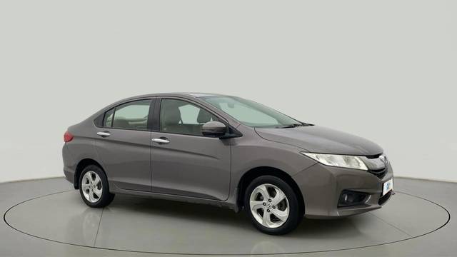 https://images10.gaadi.com/usedcar_image/4533351/original/ee7ce41544f08683475c6ec6c4b40d04.jpg?imwidth=6400