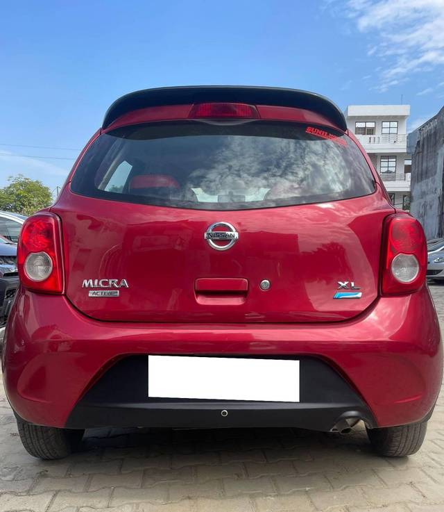 https://images10.gaadi.com/usedcar_image/4533365/original/processed_70eac82b2da8616a9e2f98359cf0663f.jpg?imwidth=6401