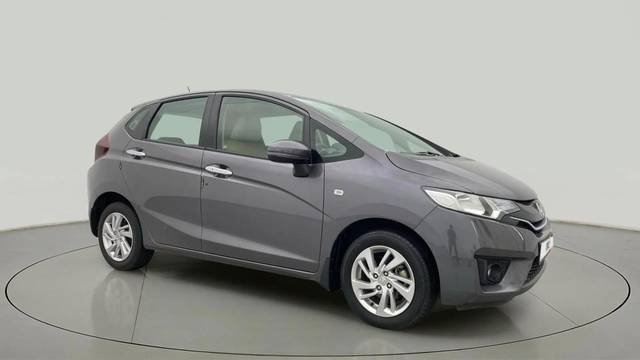 https://images10.gaadi.com/usedcar_image/4533371/original/86f6ba4869ce7dd9b7a99682af2c09b7.jpg?imwidth=6400