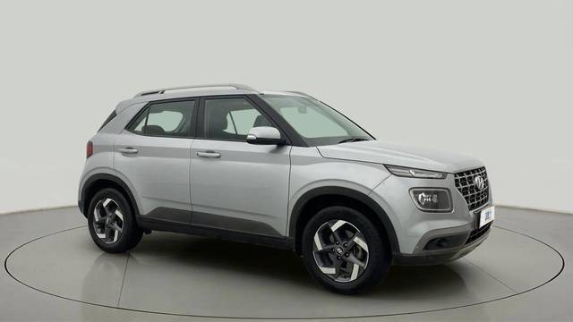 https://images10.gaadi.com/usedcar_image/4533376/original/4b984285603447edd57d05bd6d205304.jpg?imwidth=6400