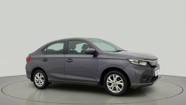 https://images10.gaadi.com/usedcar_image/4533378/original/9d552fe7a22affc18c188cf9b537a110.jpg?imwidth=6400