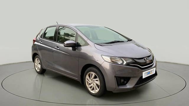 https://images10.gaadi.com/usedcar_image/4533421/original/92719d74ff2b13c71ffb2f0af9f8ce18.jpg?imwidth=6400