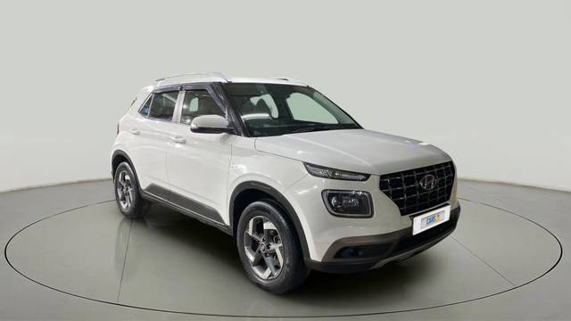 https://images10.gaadi.com/usedcar_image/4533427/original/4a64858a7488272ff80b1c49b525dd7c.jpg?imwidth=6400