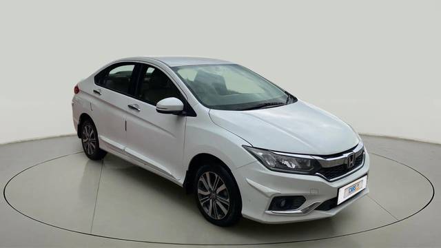 https://images10.gaadi.com/usedcar_image/4533448/original/dda0e465e3e5ac8e2152c49bc11f3a01.jpg?imwidth=6400