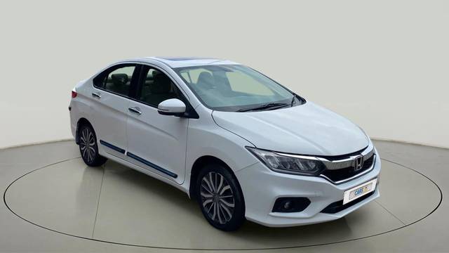 https://images10.gaadi.com/usedcar_image/4533450/original/770c2551d03df82ab75abdba43e2e150.jpg?imwidth=6400