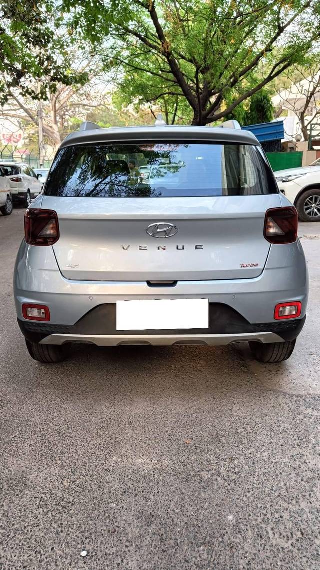 https://images10.gaadi.com/usedcar_image/4533467/original/processed_cd12207de68142000e62e9b8938d4c62.jpeg?imwidth=6402