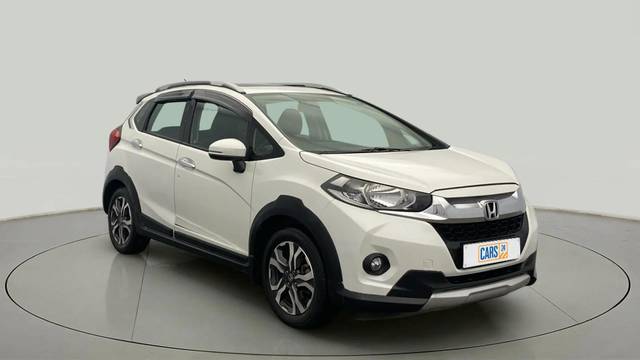 https://images10.gaadi.com/usedcar_image/4533470/original/0ad02681cba63cdf424d325573c00455.jpg?imwidth=6400