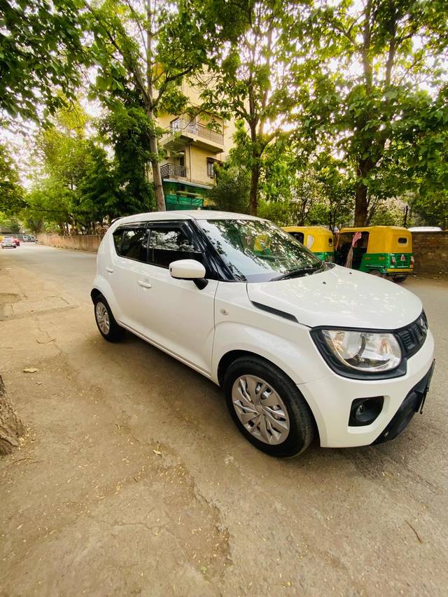 https://images10.gaadi.com/usedcar_image/4533479/original/4602950aa2eed15d24bb84a977a33714.jpg?imwidth=6400