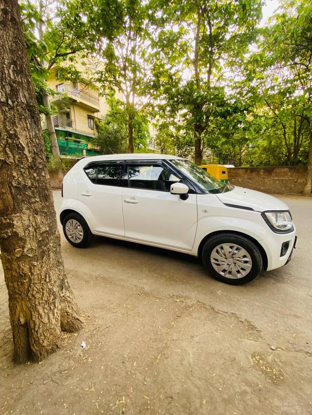 https://images10.gaadi.com/usedcar_image/4533479/original/b45fe82d6285fbbc191e0c957923a7d5.jpg?imwidth=6401