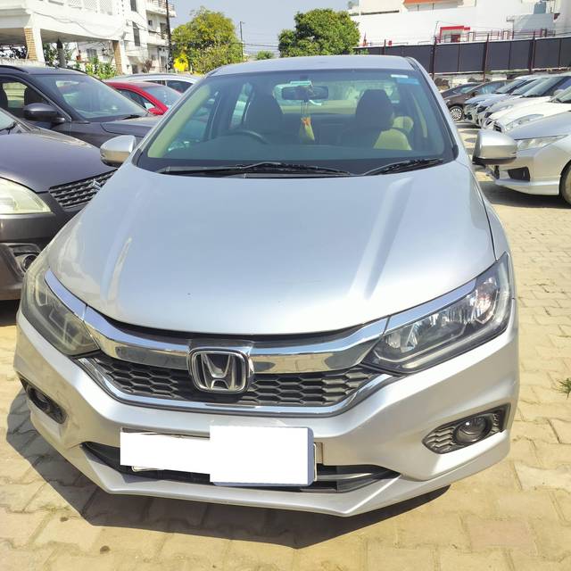https://images10.gaadi.com/usedcar_image/4533488/original/processed_172576cff94b2978384a5207c7206a1e.jpg?imwidth=6400
