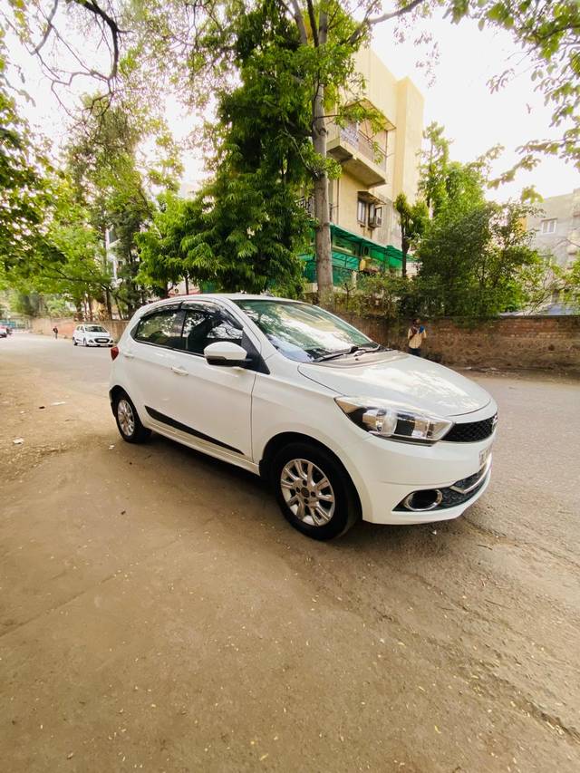 https://images10.gaadi.com/usedcar_image/4533492/original/653b30050e78fbc43ed48f6f27bd52bc.jpg?imwidth=6400