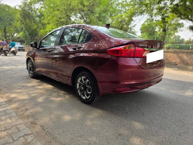 https://images10.gaadi.com/usedcar_image/4533500/original/processed_62de0cfabda8f1f55294c7572e8d2605.jpeg?imwidth=6402