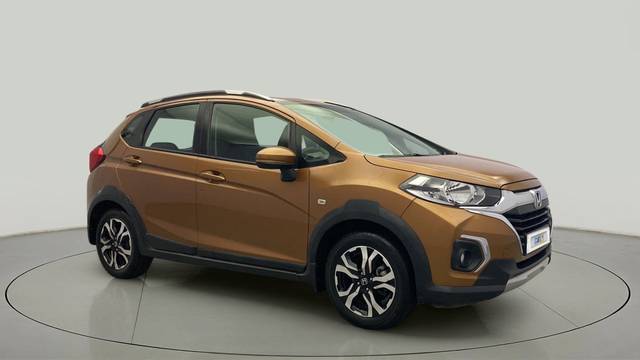 https://images10.gaadi.com/usedcar_image/4533519/original/f432582029beb3af77854eccd30e1cd6.jpg?imwidth=6400