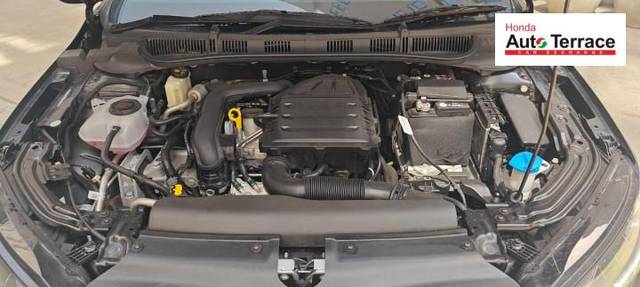 https://images10.gaadi.com/usedcar_image/4533533/original/12dcb697742ed64af4c6aac719f57e17.jpeg?imwidth=6400