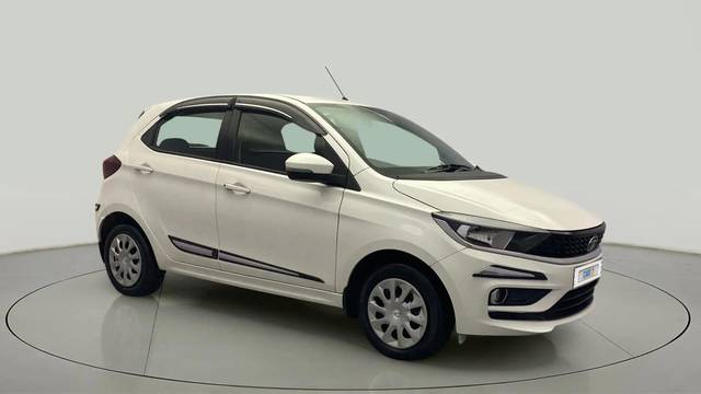 https://images10.gaadi.com/usedcar_image/4533550/original/69a57372d679798d0648191ceec867c9.jpg?imwidth=6400