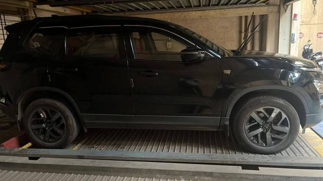 https://images10.gaadi.com/usedcar_image/4533556/original/processed_df1903aa862e79664e2d0e5e84d2717c.jpg?imwidth=6401
