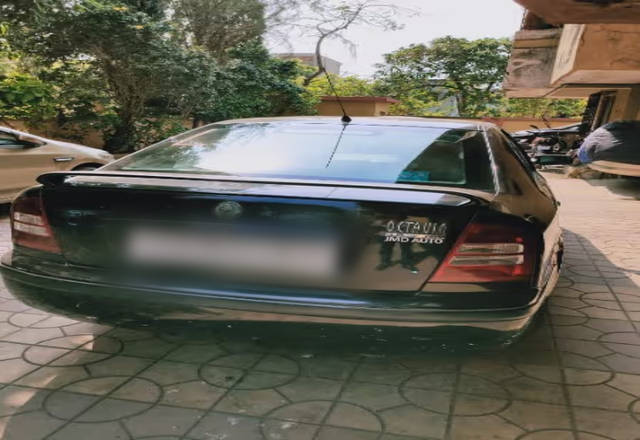 https://images10.gaadi.com/usedcar_image/4533557/original/676d9e3d-fa07-4031-a2c6-67f626033c6c.?imwidth=6401