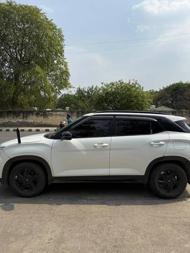 https://images10.gaadi.com/usedcar_image/4533630/original/ba5b93084d507ece1fd90b080d27b555.jpg?imwidth=6401