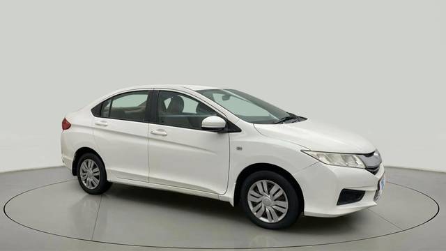 https://images10.gaadi.com/usedcar_image/4533631/original/e0caac21f4d2dfecfe17068b25fd8328.jpg?imwidth=6400
