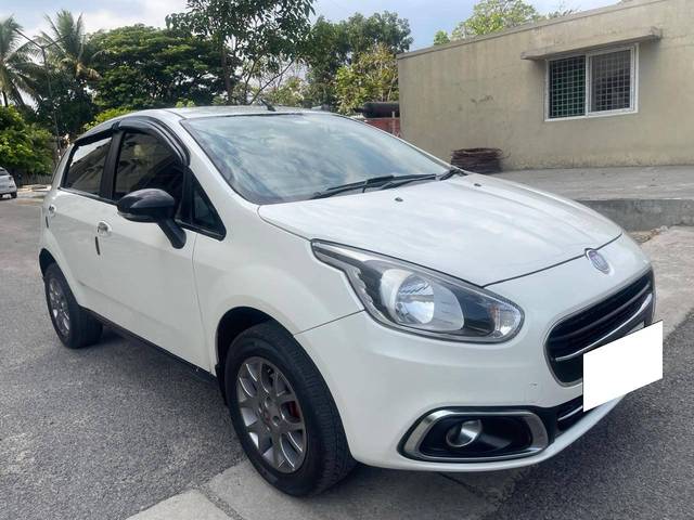 https://images10.gaadi.com/usedcar_image/4533638/original/processed_62ff585b1f44ee6744b13b489c698722.jpg?imwidth=6400