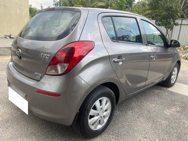 https://images10.gaadi.com/usedcar_image/4533643/original/processed_d10c95439cde2c3d67785ae6ca494aeb.jpg?imwidth=6402