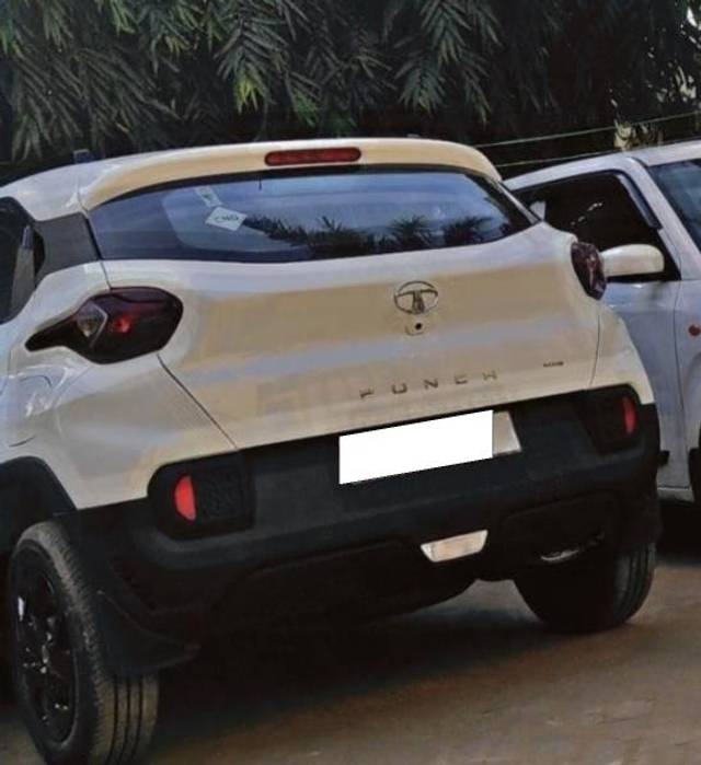 https://images10.gaadi.com/usedcar_image/4533645/original/processed_858fe855-a11f-4cac-a49a-b14d4abb4f9a.jpg?imwidth=6402