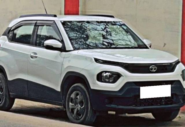 https://images10.gaadi.com/usedcar_image/4533645/original/processed_fc82f0dd-b15d-4f9f-ac03-f69046b70af1.jpg?imwidth=6400