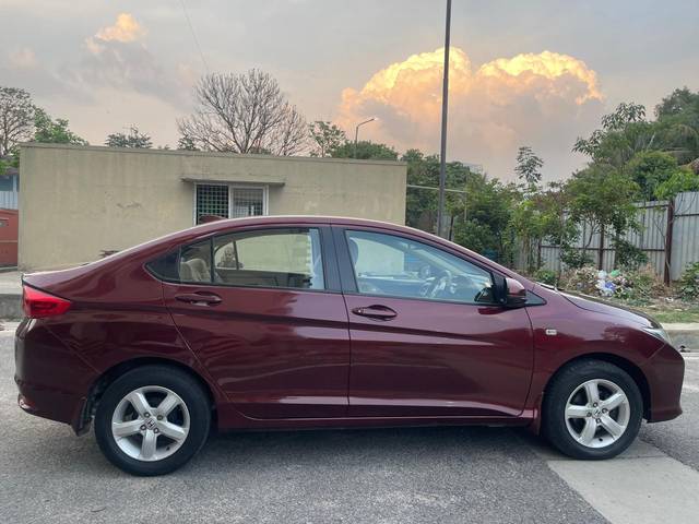 https://images10.gaadi.com/usedcar_image/4533646/original/4d1e9d33cbb0eb9e9f5975ed38201d16.jpg?imwidth=6401