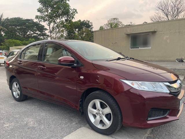 https://images10.gaadi.com/usedcar_image/4533646/original/processed_82f385c9b41c85bf5f72627eb09f3bf3.jpg?imwidth=6400