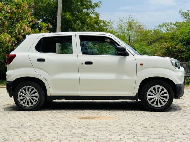https://images10.gaadi.com/usedcar_image/4533649/original/processed_4d36df629f2de6500ab4902c9ea918c6.jpg?imwidth=6401