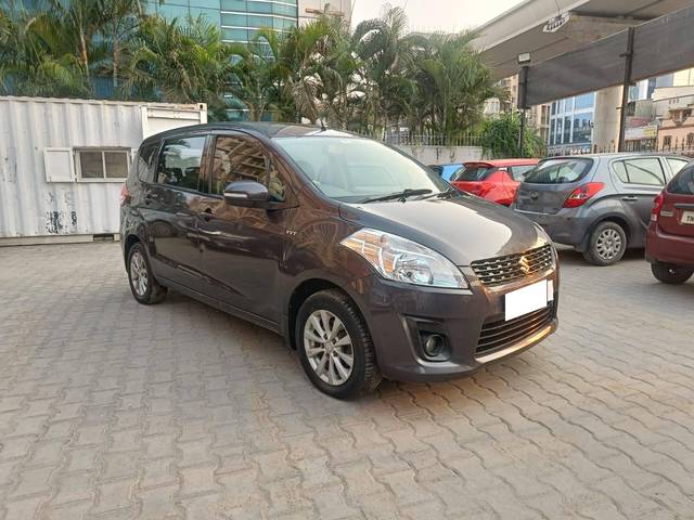 https://images10.gaadi.com/usedcar_image/4533650/original/processed_ce5dee96a226b0e5671080b1f23e056b.jpg?imwidth=6400
