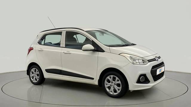 https://images10.gaadi.com/usedcar_image/4533656/original/7ecea52d81359b6d96eeb423f270b35b.jpg?imwidth=6400